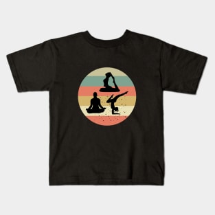 Yoga vintage Kids T-Shirt